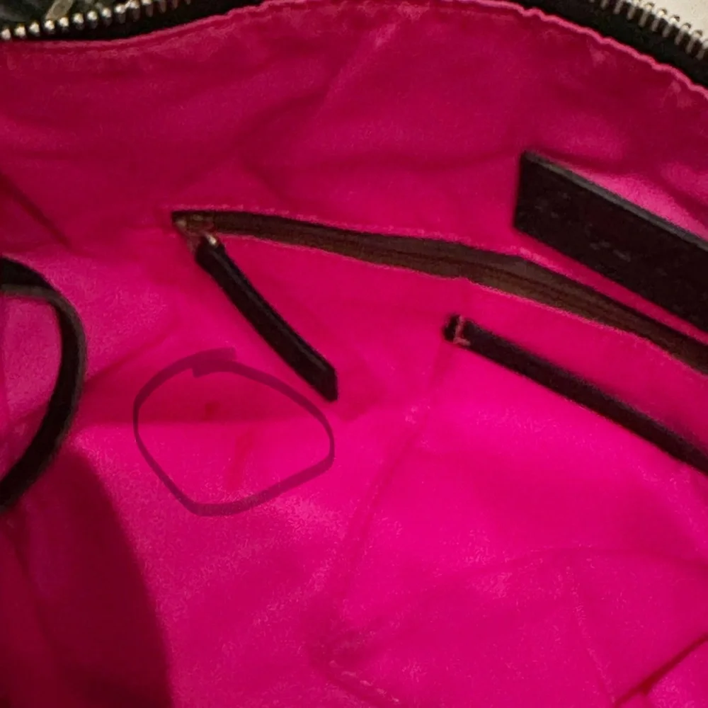 Dooney & Bourke Large Nina Shoulder Handbag Black Nylon Fuschia Lining - Picture 16 of 16